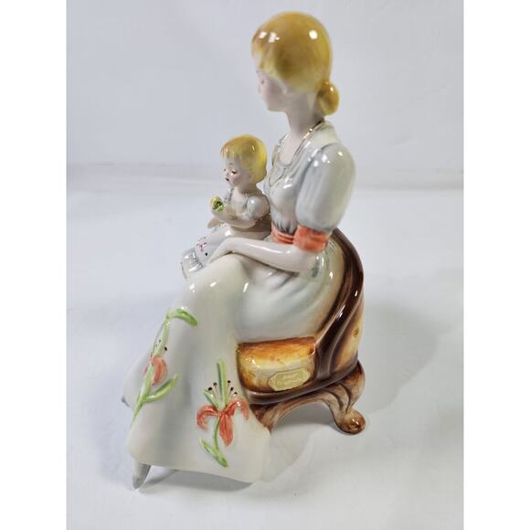 Josef Originals Collectibles Figurines Vintage Rare Mother Sitting With Child - Picture 6 of 9